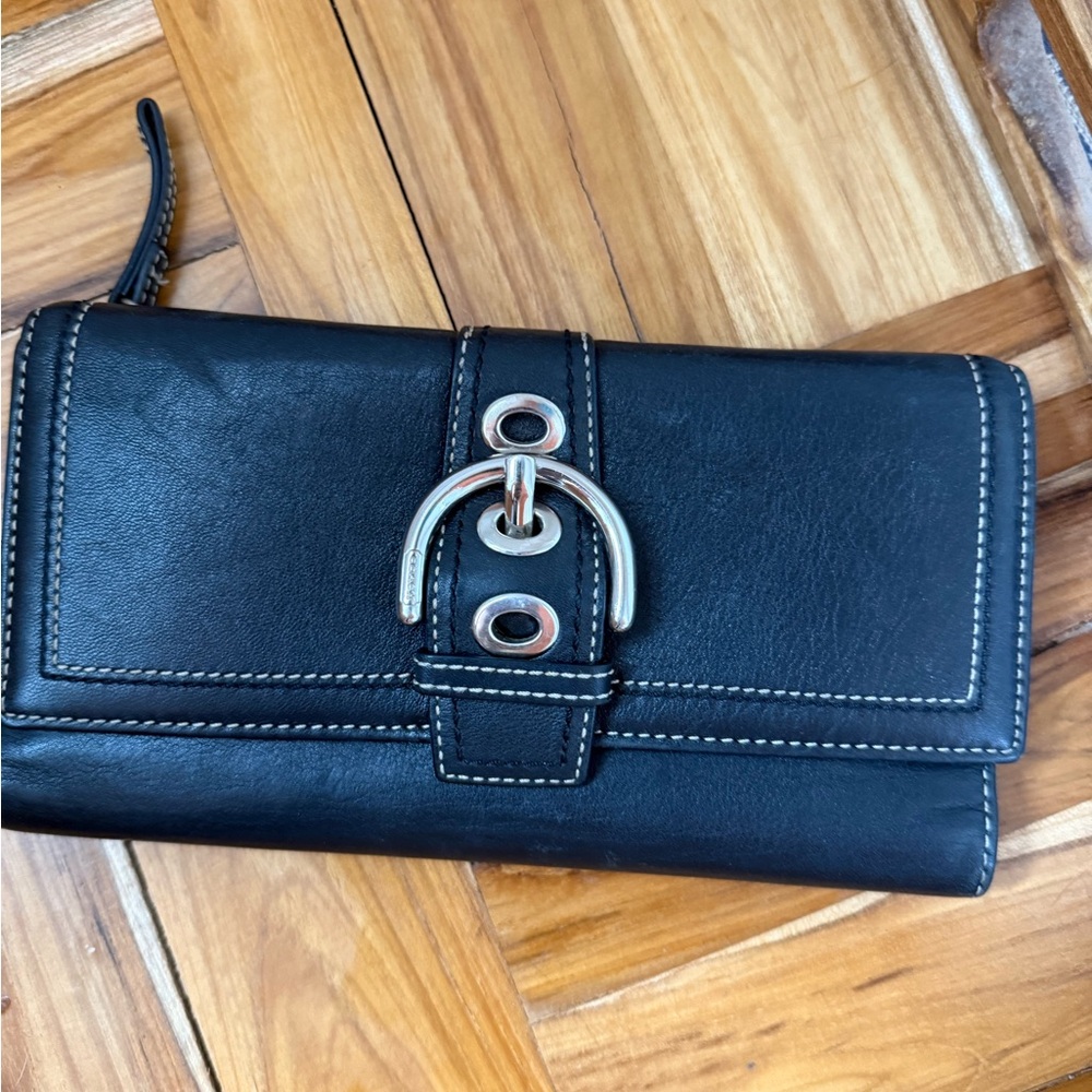 Vintage Coach Black Leather Soho Buckle Wallet Clutch